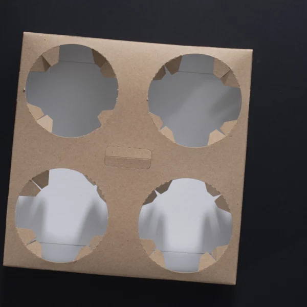 Kartonski nosač za čaše