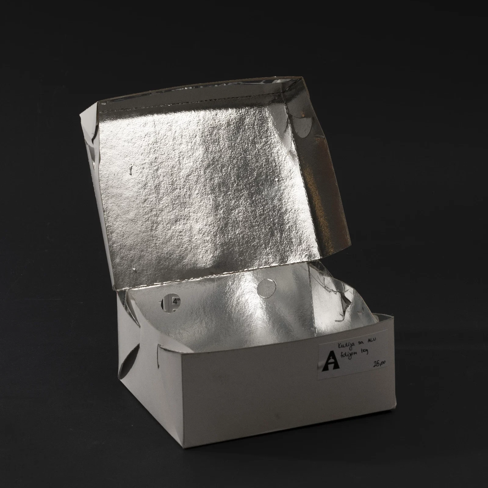 kutija sa alu folijom